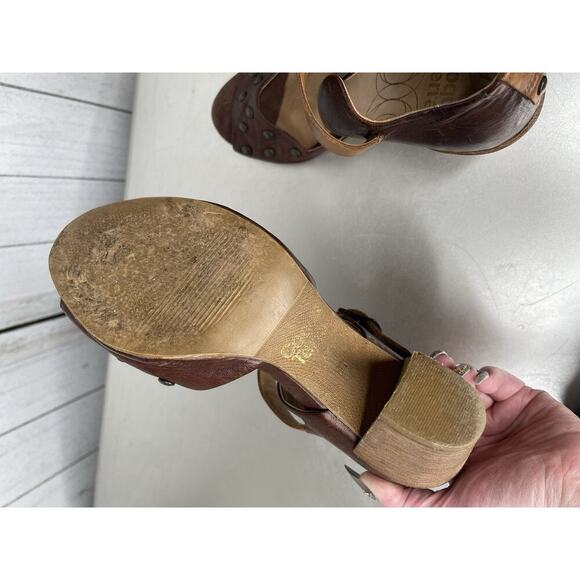 Coque Terra Anthropologie Heels EU 37 US 6.5 Brown Leather Studded Distressed - Picture 7 of 7